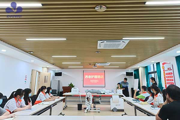 作为科技智能护理系列产品走进广州雍美养老集团