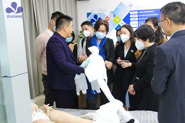 热烈欢迎深圳职业技术学院领导莅临深圳作为科技交流合作