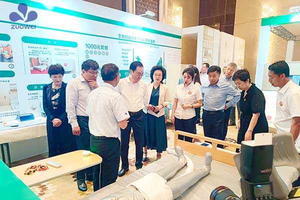深圳作为科技精彩亮相中国老年旅居康养发展论坛，受到黑龙江省政府领导认可