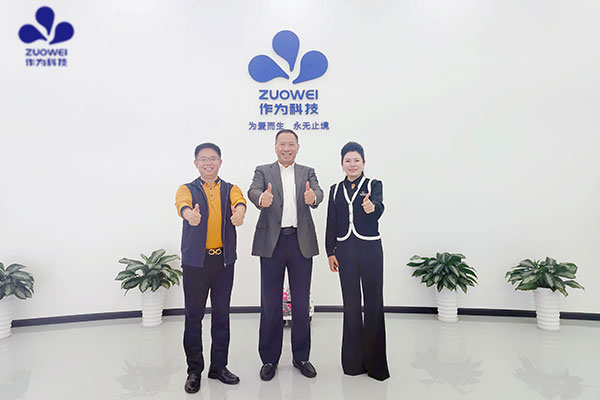 热烈欢迎全国十四届政协委员杨英一行莅临深圳作为科技考察指导