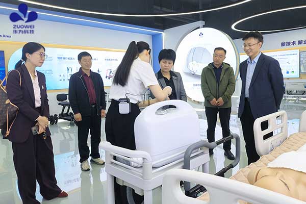 长沙民政职业技术学院陈静彬校长一行莅临作为科技，共探AI+康养产教融合新路径
