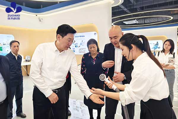 广西政协副主席何辛幸率队调研作为科技