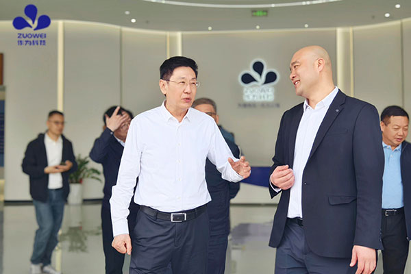 广西政协副主席何辛幸率队调研作为科技