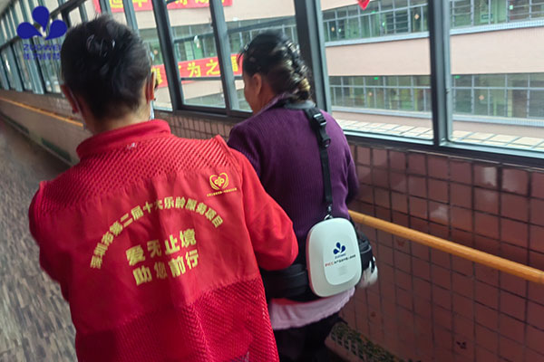 爱无止境 助您前行丨作为科技开展助行机器人康复训练服务