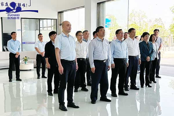 广西人大常委会副主任、党组书记方春明一行调研作为科技