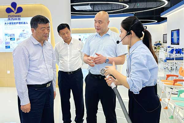 广西人大常委会副主任、党组书记方春明一行调研作为科技