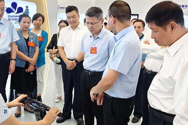 广西区政协副主席彭建明率队调研作为科技