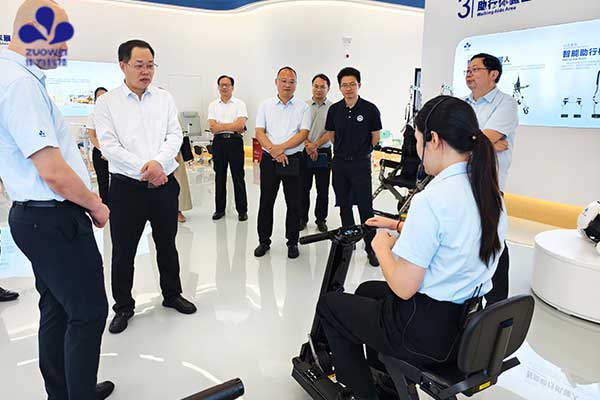 桂林医科大学党委书记马献力一行莅临作为科技调研，共探校企合作新路径