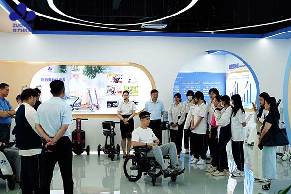 广州市侨光财经职业技术学校师生莅临作为科技，共探产学研融合新路径