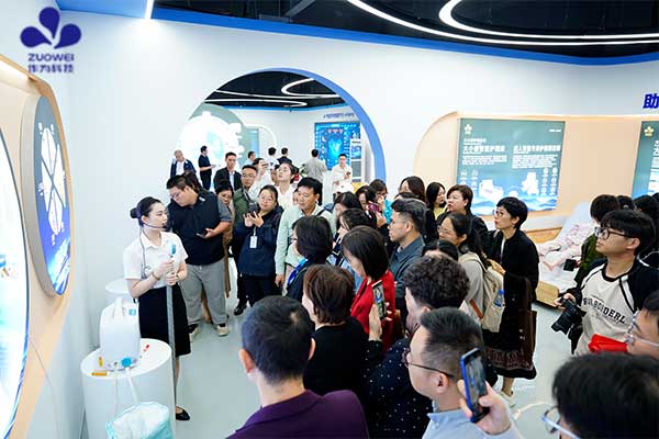 浙江省家政服务业高级经营管理者代表团莅临作为科技,共探AI赋能养老服务新路径 浙江省家政服务业高级经营管理者代表团莅临作为科技,共探AI赋能养老服务新路径