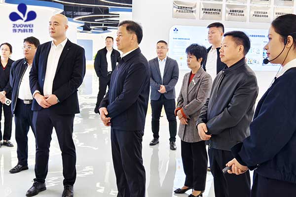 广西党委统战部副部长何世恰莅临作为科技调研智能护理机器人技术突破与成果转化 广西党委统战部副部长何世恰莅临作为科技调研智能护理机器人技术突破与成果转化